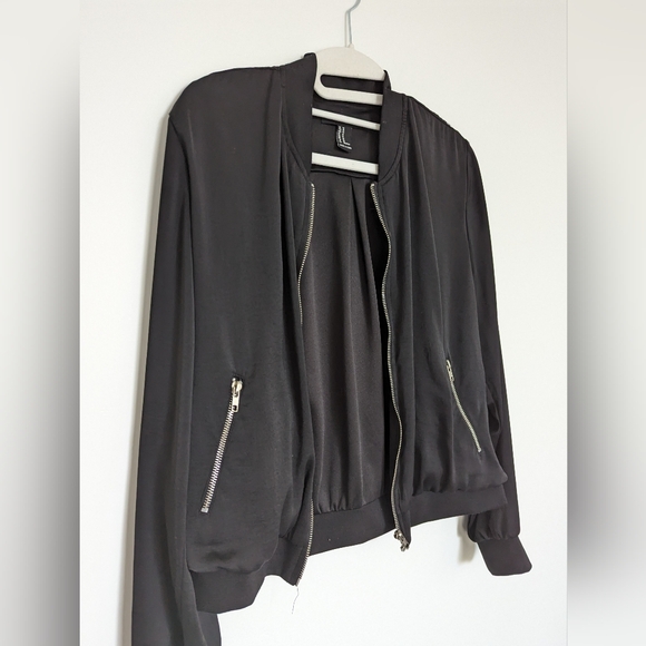 Forever21 Black jacket - Picture 3 of 4